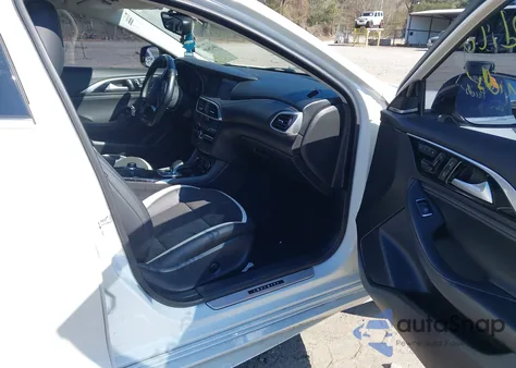 2018 Infiniti Qx30 Sport from USA, damaged, VIN SJKCH5CP3JA040321